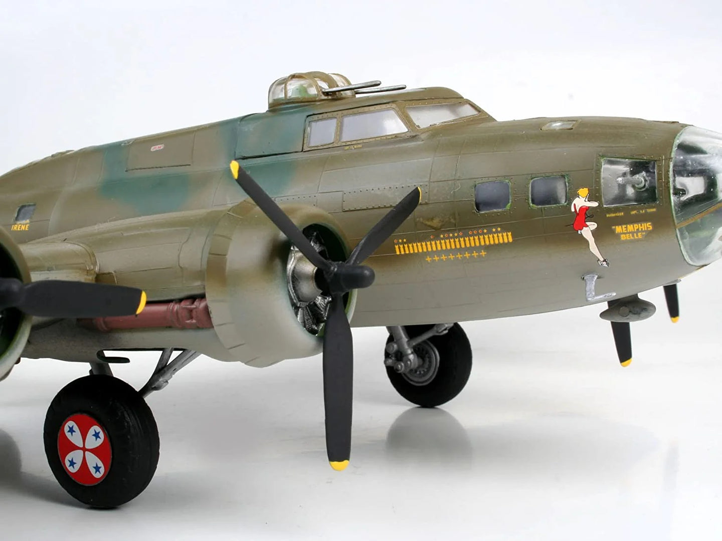 04297 B-17F Memphis Belle (1:48)